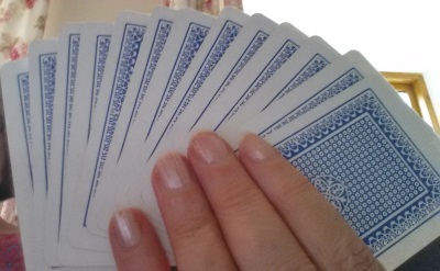 holding cards when playing bridge